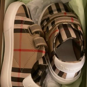Baby Burberry sneakers & baby hat bundle